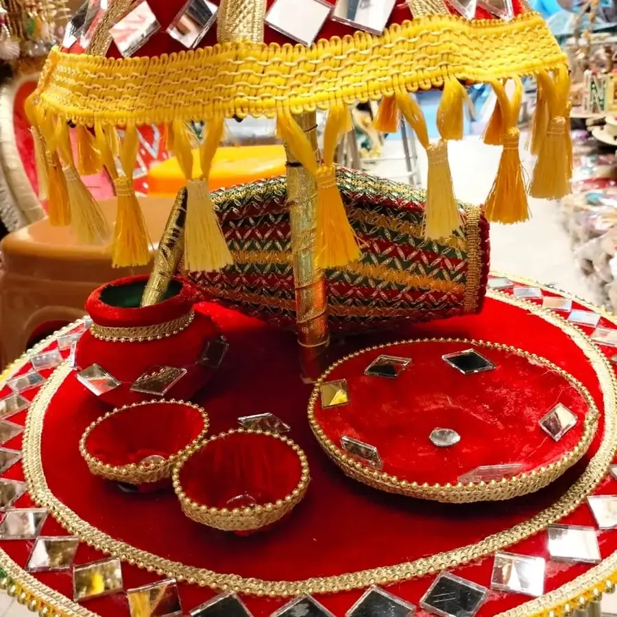 Red mirror-work mehndi set with a chhaj